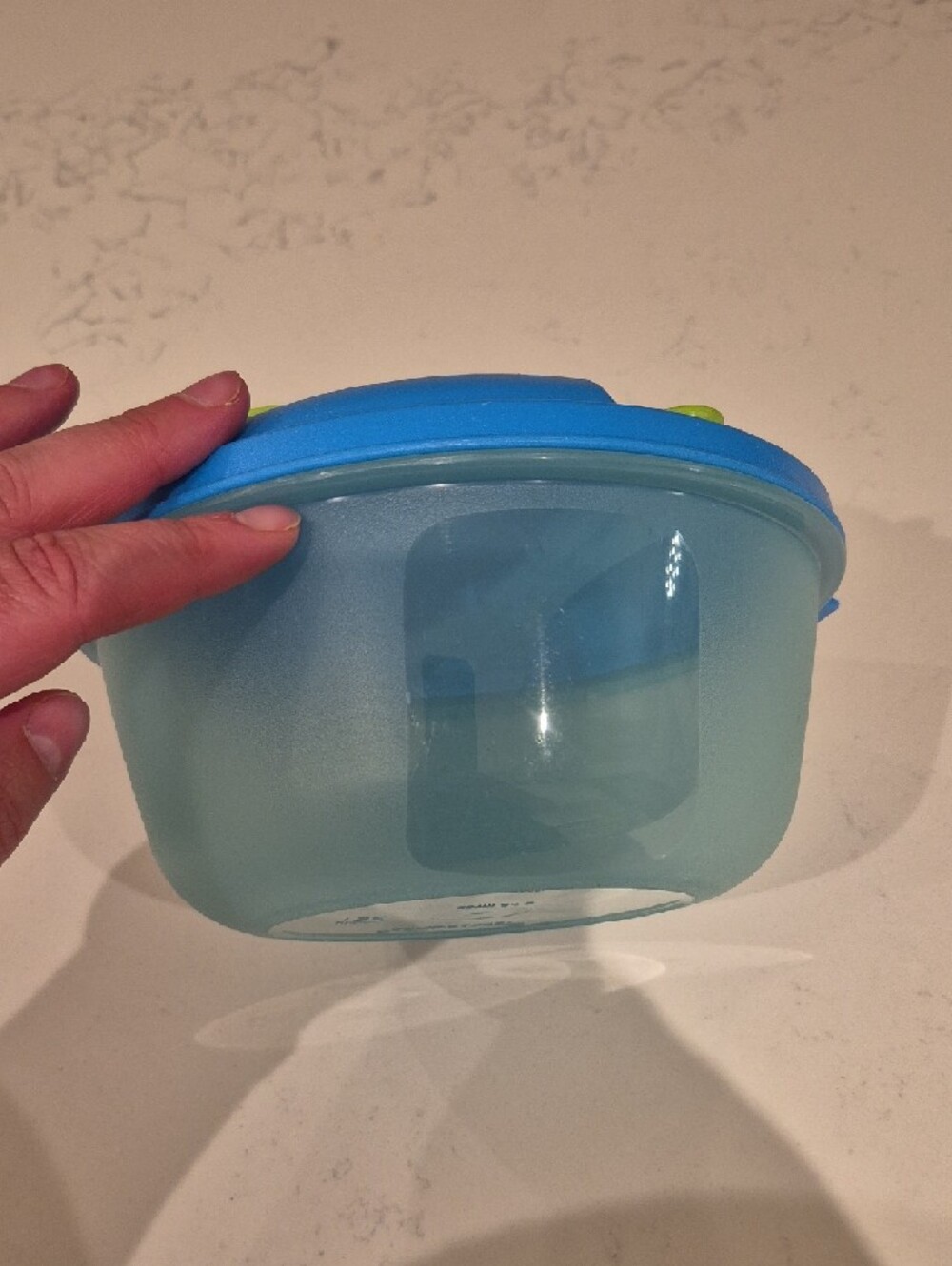 Tupperware Blue Salad Container - Picture 2 of 4